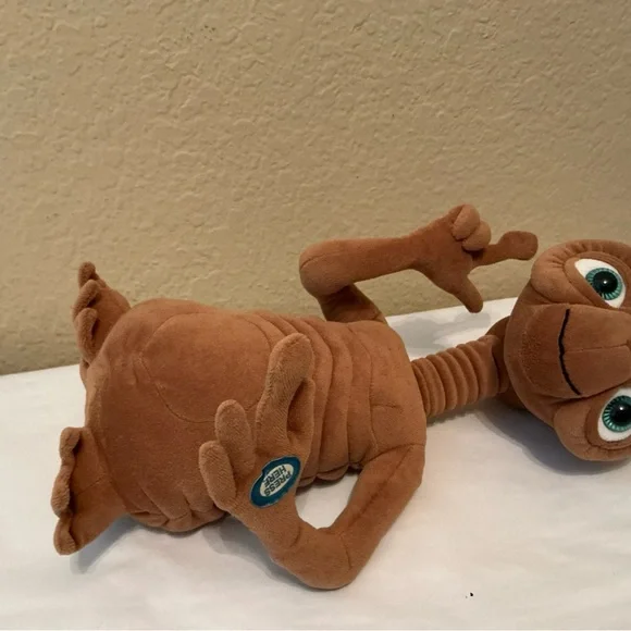 E.T. Plush Toys R us Toy - alien ufo - Picture 5 of 8